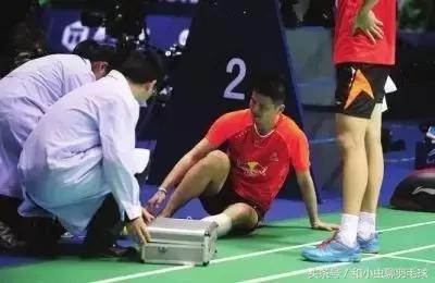打羽毛球脚踝扭伤会骨折吗,预防脚踝扭伤羽毛球训练方法