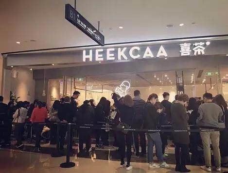 这年头店门口不站点黄牛，好意思说自己是网红？