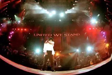 迈克尔杰克逊从黑到白全部过程,迈克尔杰克逊最后一次登场完整版