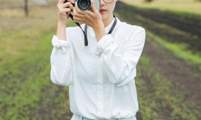 白衣服太透如何避免尴尬,上衣太透穿什么打底