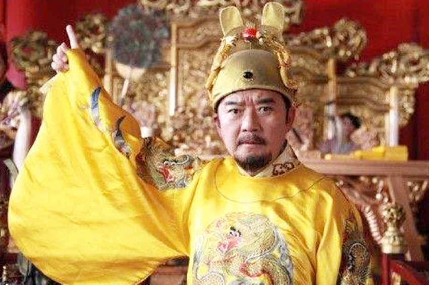 为了一块风水宝地，竟然把自己的祖先葬在了水里，就怕泄了王气