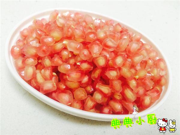 学会这招教你快速剥出完整石榴,石榴如何剥可以粒粒分明