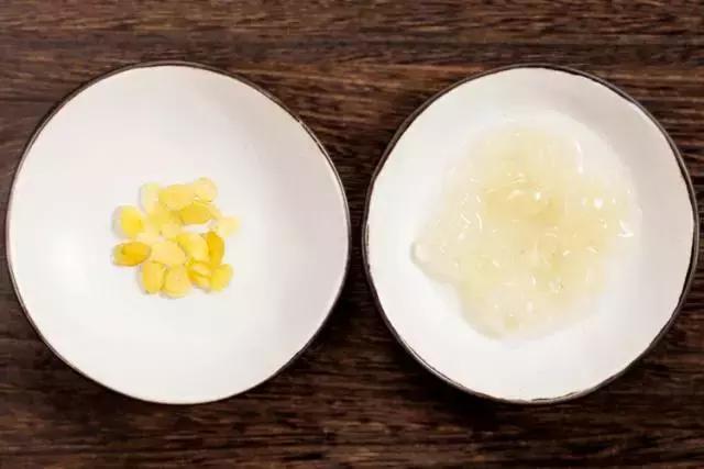 在这凉意渐生的季节里,吃一碗纯天然皂角米最滋补!