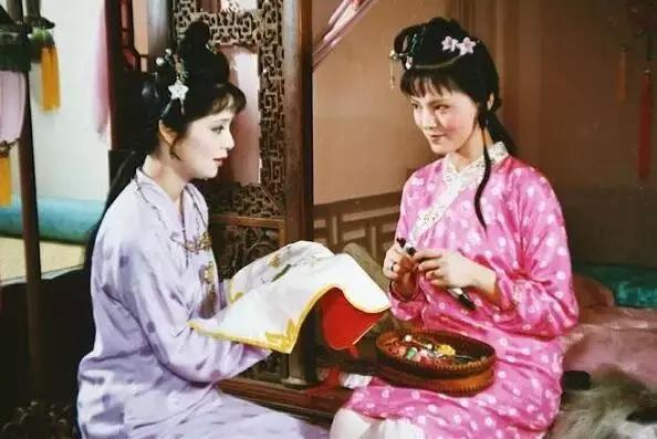 薛宝钗与多少人有私情,薛宝钗和林黛玉是情敌关系吗