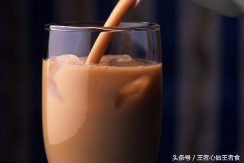 奶茶里的奶茶果是什么,奶茶中奶与茶的比例是多少