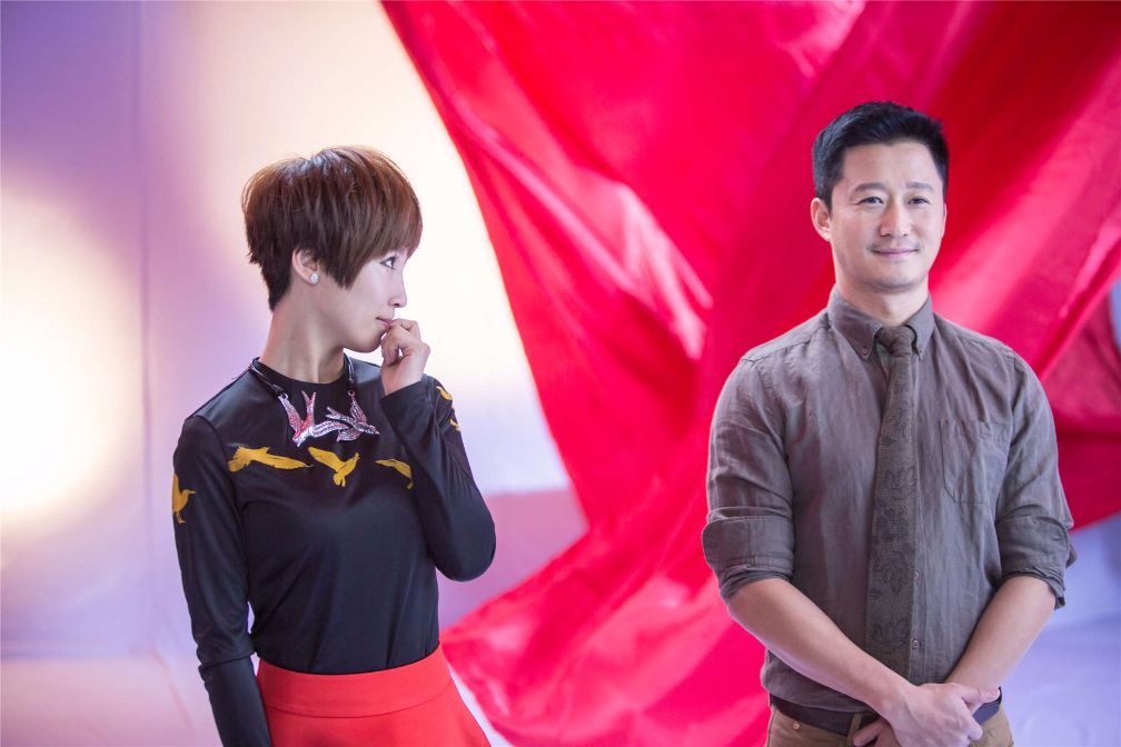 谢楠穿婚纱出场,谢楠和谢楠同框