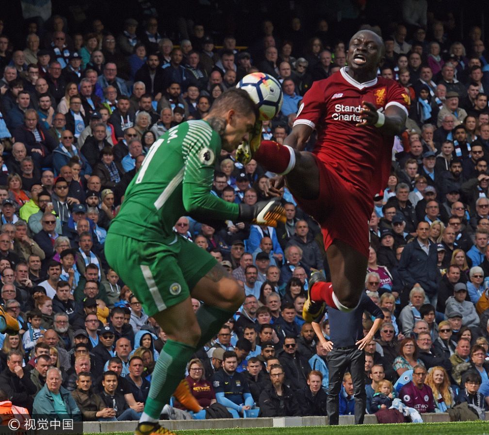 马内踢守门员被红牌罚下,曼城利物浦马内被红牌罚下