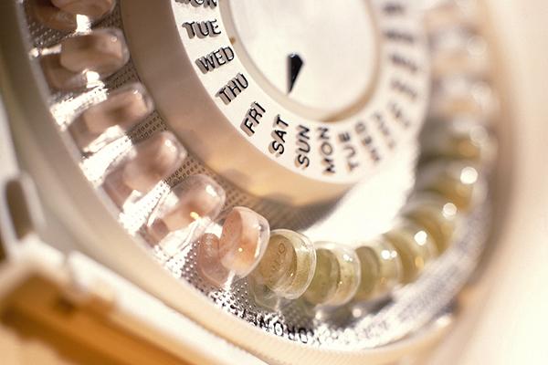 女人一个月大姨妈来两次,女人一个月来二次大姨妈正常吗