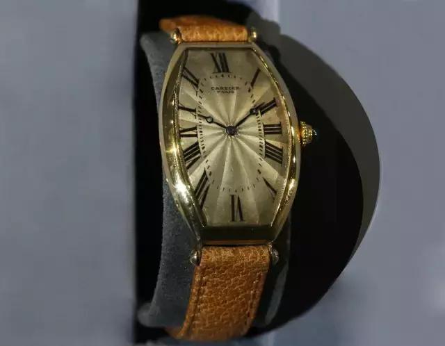 我们是酒桶型表壳，没有酒但有故事