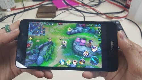 结衣老师说这些手机玩王者荣耀还卡顿掉线？你说咋办就咋办