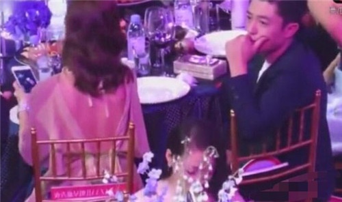 霍建华林心如罕见同框秀恩爱,霍建华林心如手挽手一片尖叫声