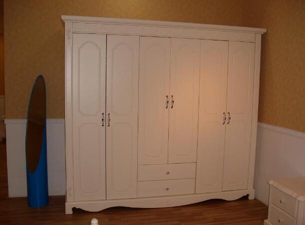 衣柜烤漆和吸塑怎么选,衣柜喷漆和刷漆哪个好