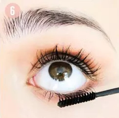 怎样让小婴儿的睫毛长得又长又密,剪眼睫毛可以让睫毛长得更长更密