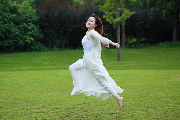 女人一个月大姨妈来两次,女人一个月来二次大姨妈正常吗