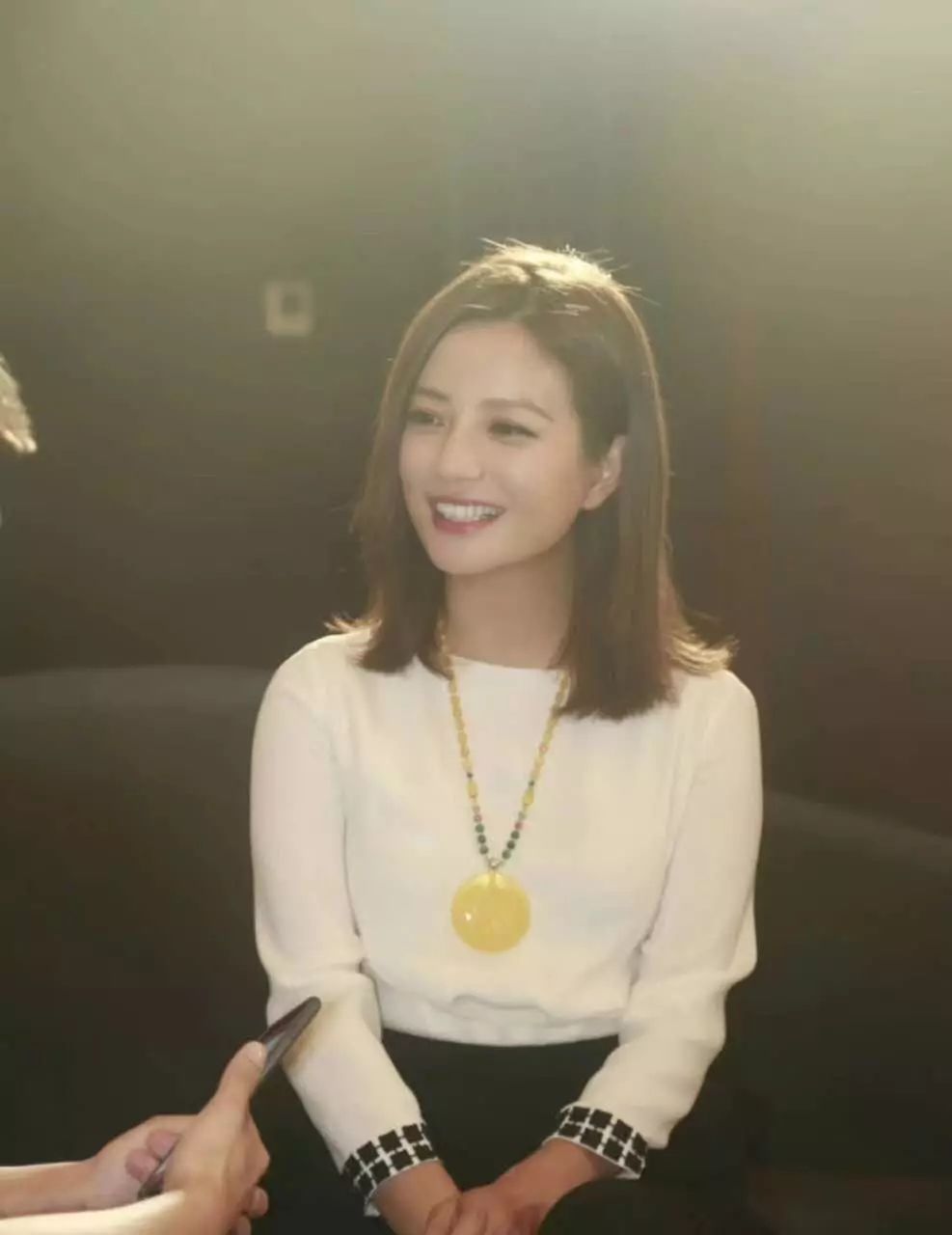 蜜蜡琥珀价格一览表,200块钱的蜜蜡圆珠是真的吗