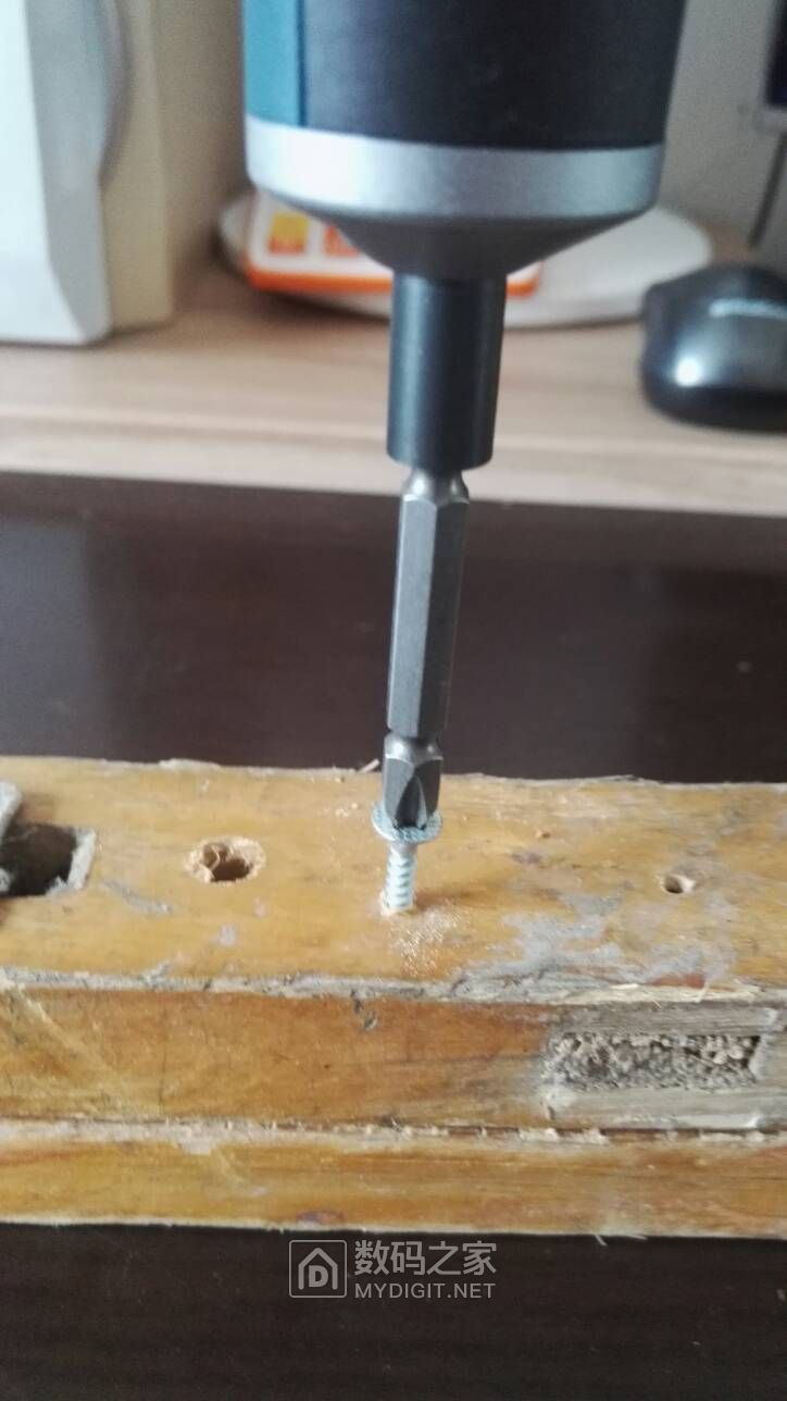 boschgo手持电动螺丝刀评测,boschGO电动螺丝刀拆解视频