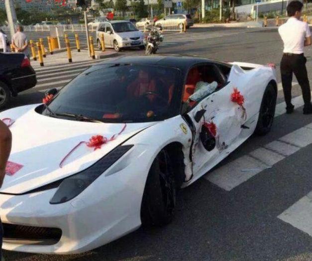 7000一天租的法拉利，车主一脚就将其送回了意大利老家！