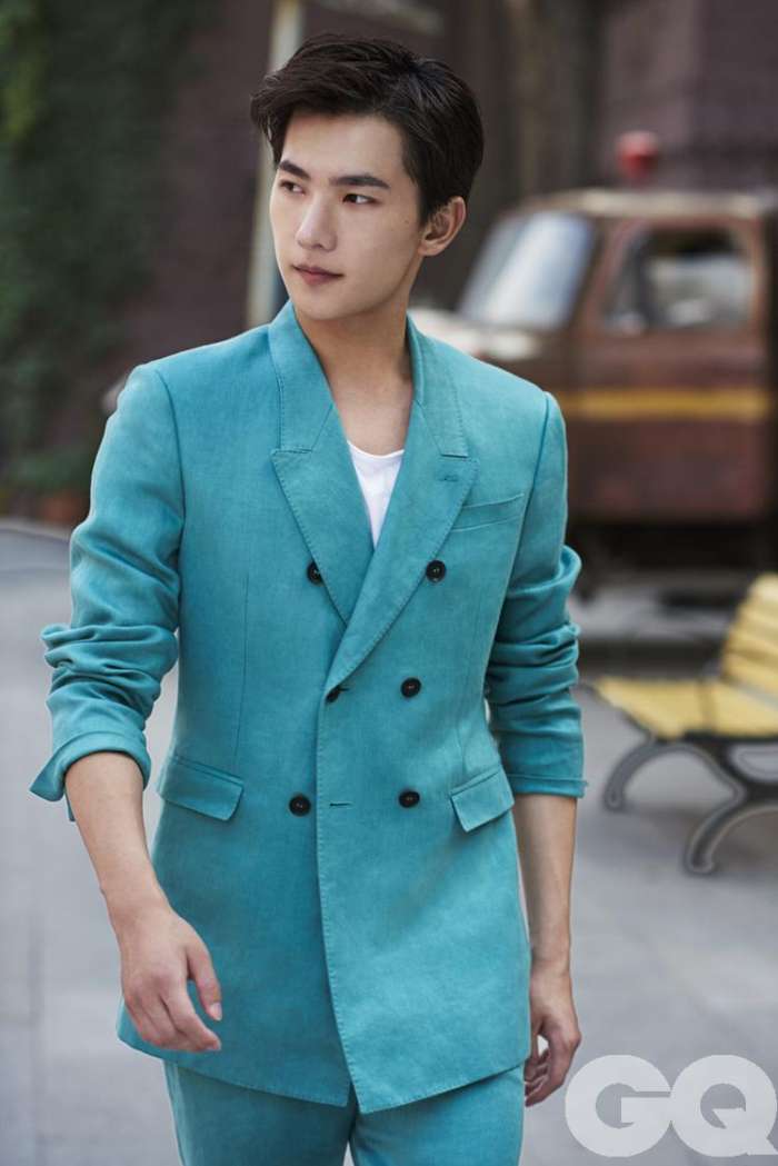 杨洋绅士造型,杨洋绅士范十足