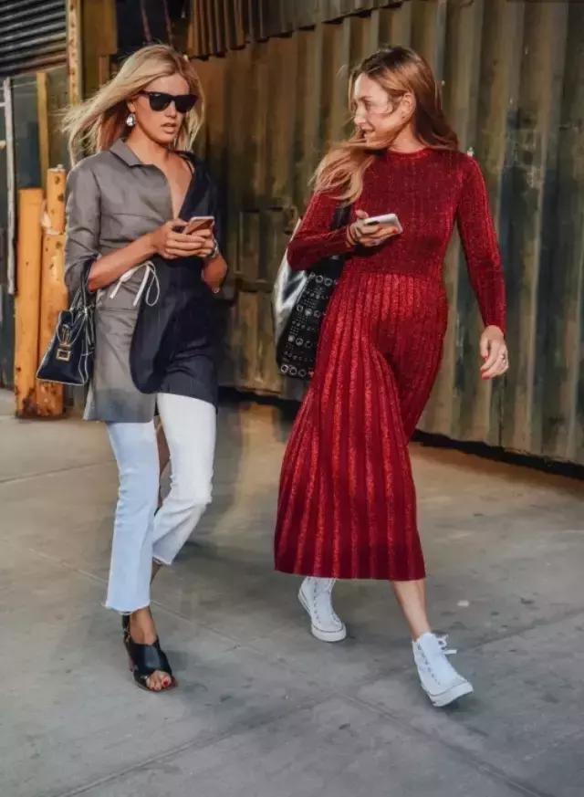 2021什么小白鞋经典又时尚女,小白鞋与运动鞋哪款比较时尚百搭