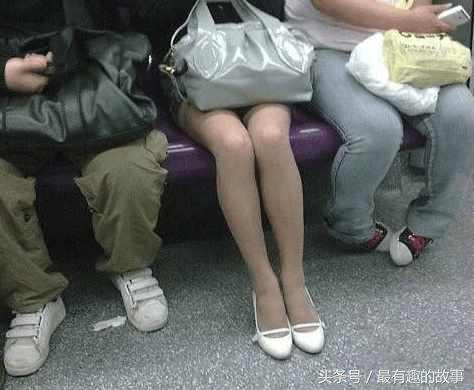 坐地铁回去的路上好像发现了什么!