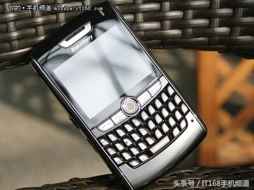 iPhone新品售价近万元热泪盈眶追忆十年前你用啥手机