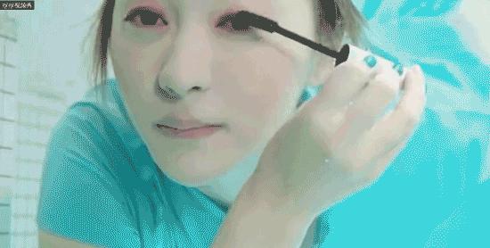 怎样让小婴儿的睫毛长得又长又密,剪眼睫毛可以让睫毛长得更长更密