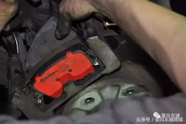 刹车盘每天生锈有异响怎么办,刹车盘老是生锈有必要清理吗