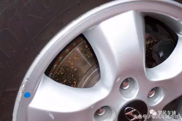 刹车盘每天生锈有异响怎么办,刹车盘老是生锈有必要清理吗