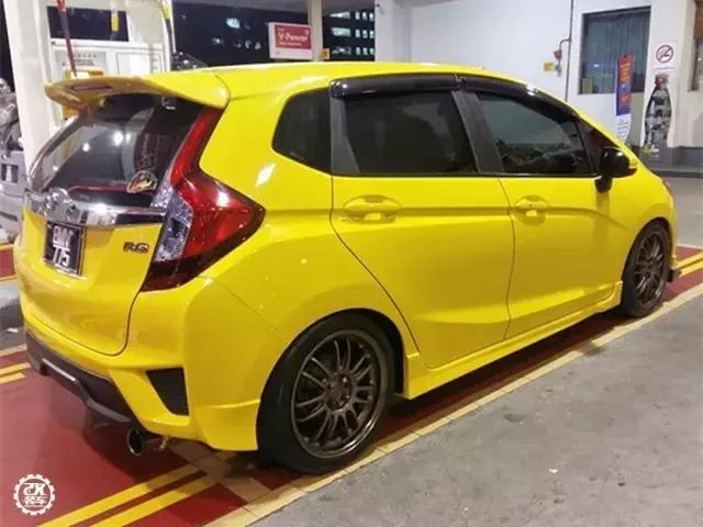 本田飞度红色改侧裙,2021款本田飞度改装大包围