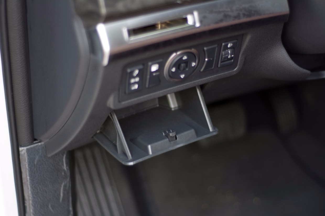 比亚迪s7多少公里换变速箱油,比亚迪s7变速箱是干式还是湿式