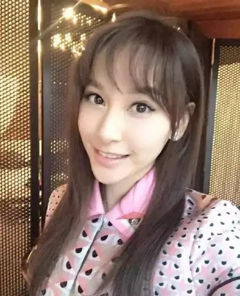 张歆艺打了玻尿酸后的样子,张歆艺下巴打了玻尿酸