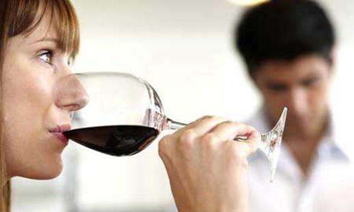 红酒怎么喝才是正确的喝法,红酒怎么喝才是最正确的方法