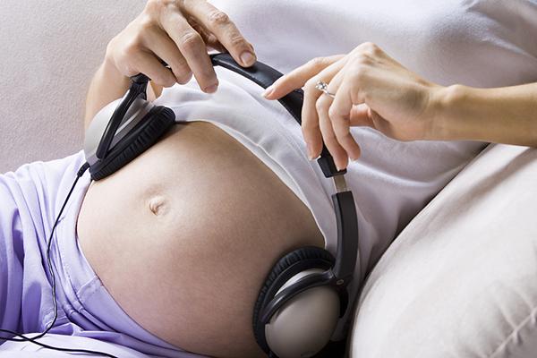 女人一个月大姨妈来两次,女人一个月来二次大姨妈正常吗