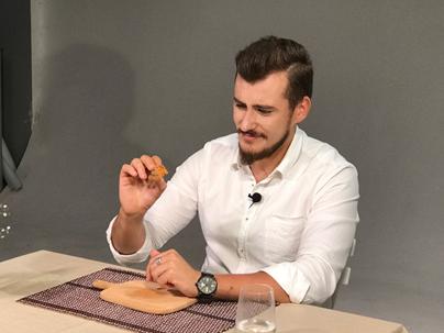 请100个老外吃中国美食,一群老外试吃中国美食