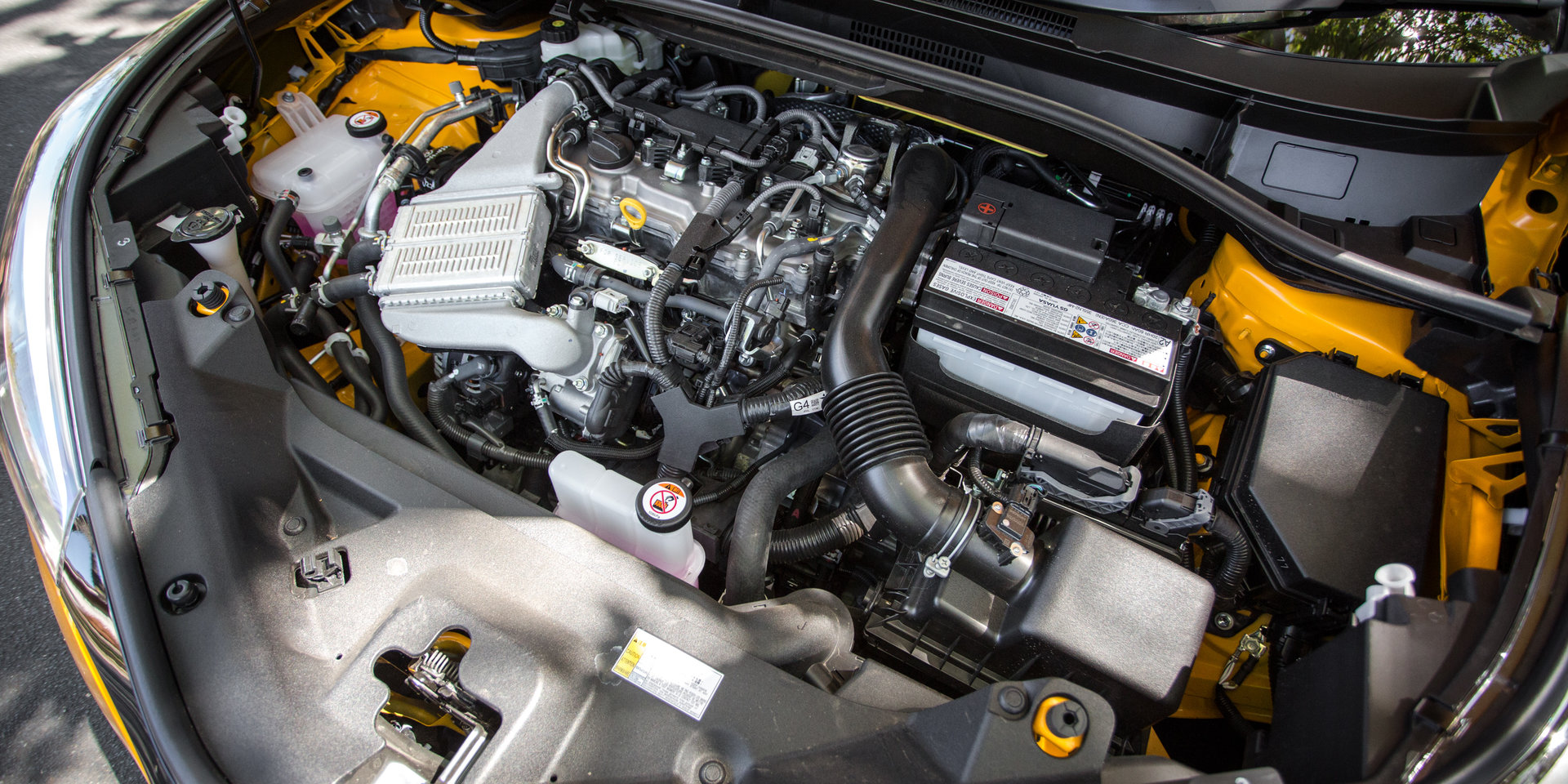 全新丰田C-HR申报图,新款丰田c-hr混动版海外到店实拍