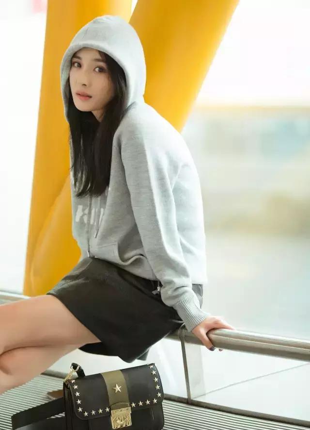 带货女王杨幂又出新花样了,杨幂私服带货