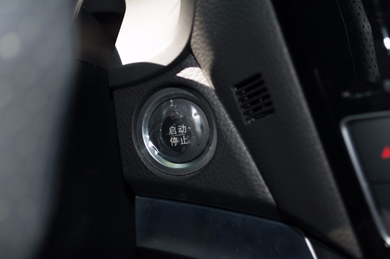 比亚迪s7多少公里换变速箱油,比亚迪s7变速箱是干式还是湿式