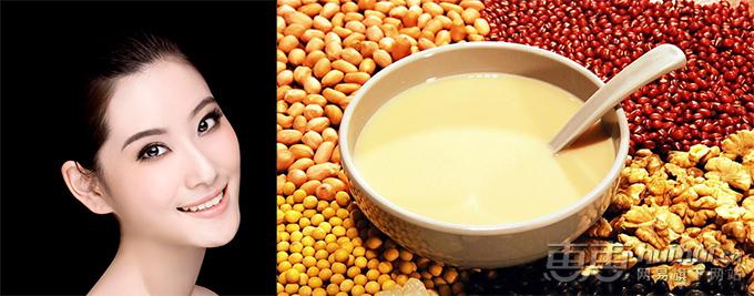 姑娘们都要清醒，男人们喜欢的是你不化妆也似芙蓉的样子！