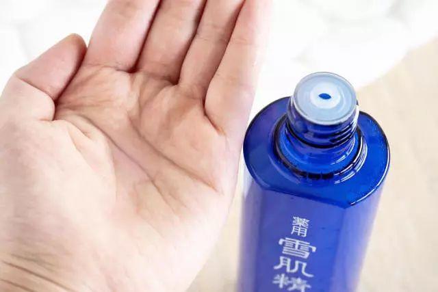 脸部控油的最好的护肤品,控油祛痘收缩毛孔护肤品哪个好