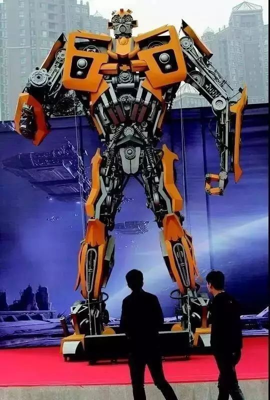 6米8的大黄蜂,800多块的大黄蜂机器人
