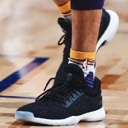 穿上它，女朋友再也不骂我的篮球鞋丑了