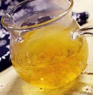 你看上去有点背驼，其实是手臂粗