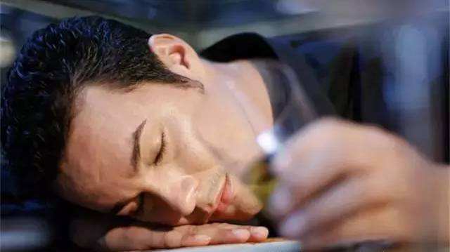 大学生喝酒猝死案例,饮酒过量猝死案例