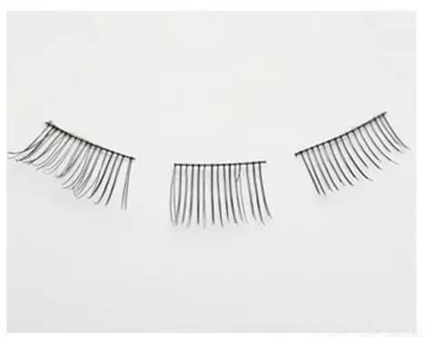 怎样让小婴儿的睫毛长得又长又密,剪眼睫毛可以让睫毛长得更长更密