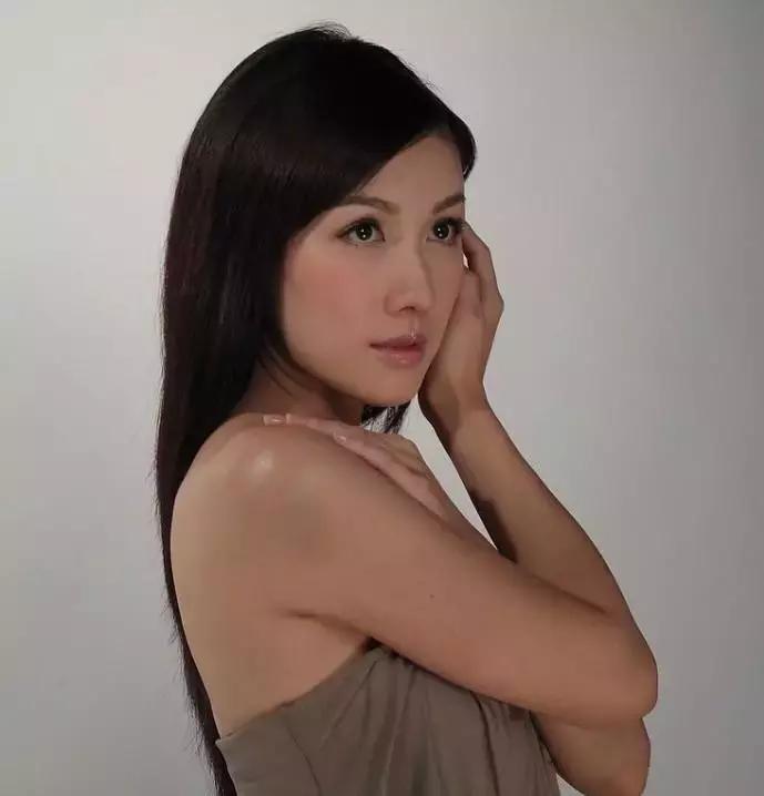她曾是tvb力捧的花旦,她曾是tvb的当家花旦
