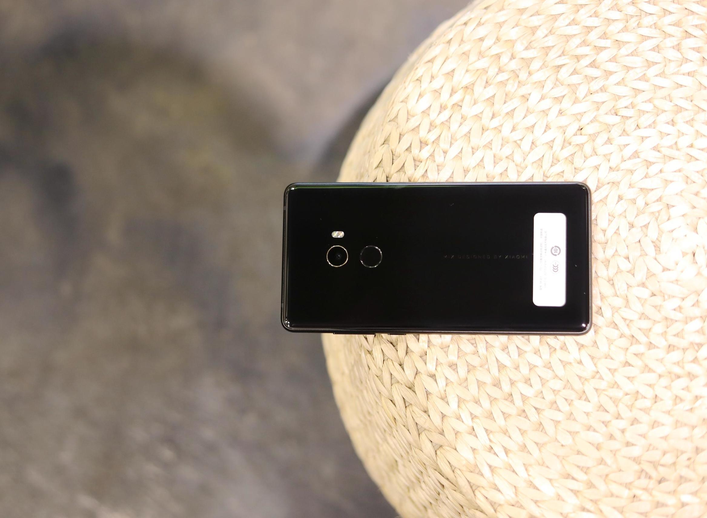 小米mix屏幕对比小米mix2,小米mix和小米mix2对比