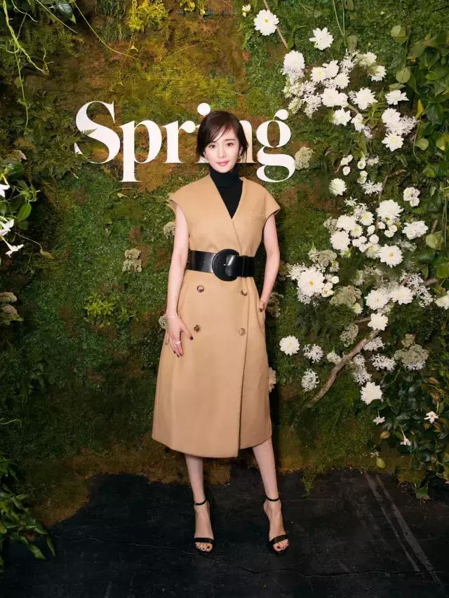 带货女王杨幂又出新花样了,杨幂私服带货