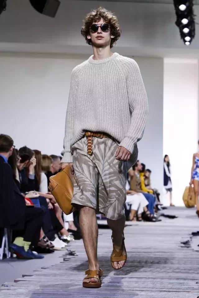 带货女王杨幂又出新花样了,杨幂私服带货