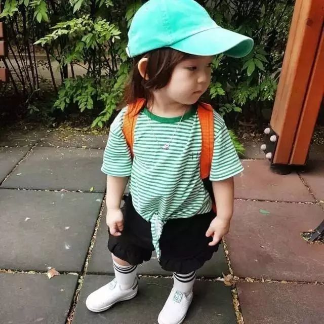 韩国小童女宝穿搭,好看的国外小萌娃穿搭