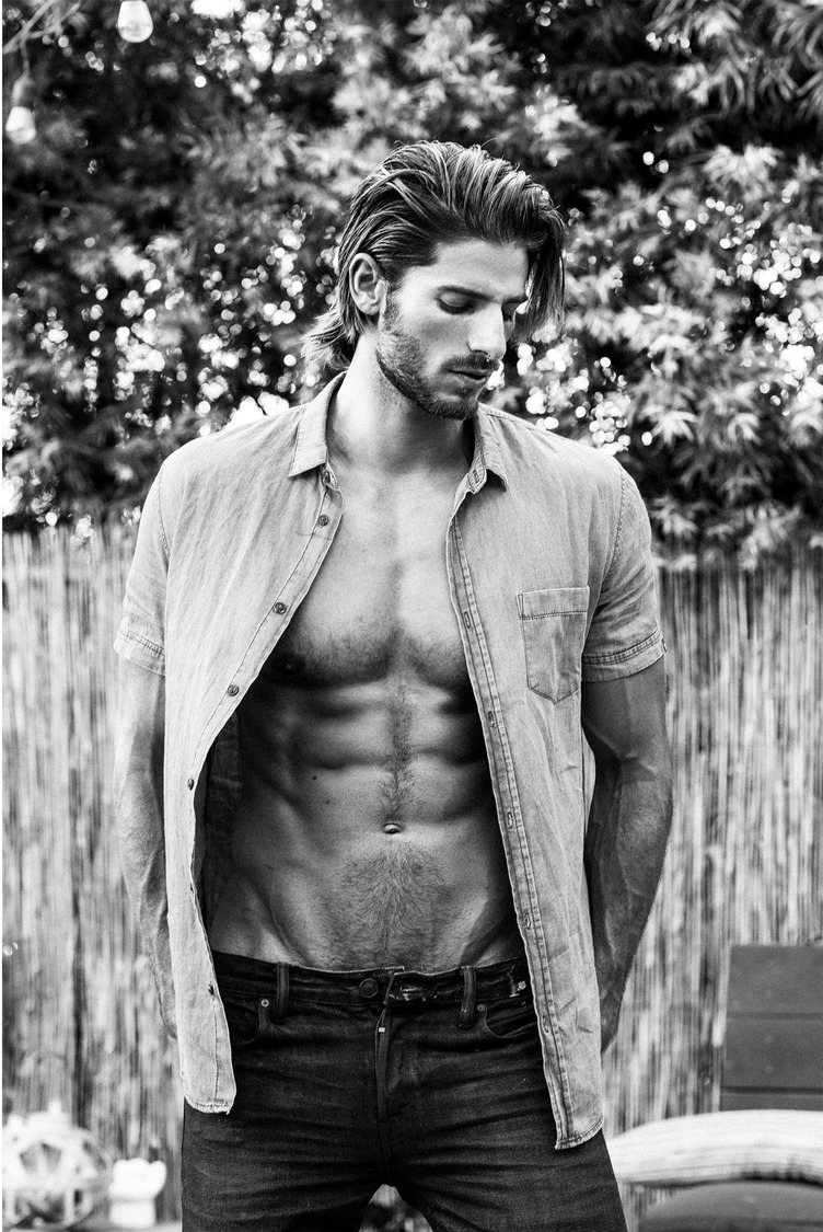 超多高清好看的壁纸,归来的奥特曼壁纸